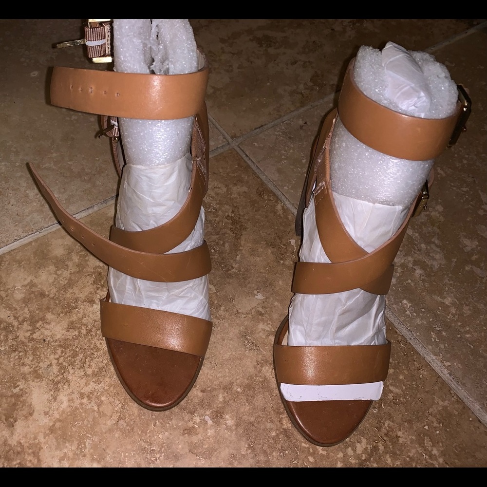 Guess Heels Tan size 5.5